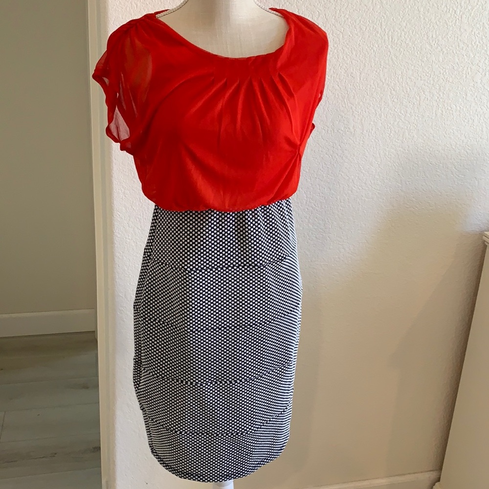 4/25 women’s dress size 8